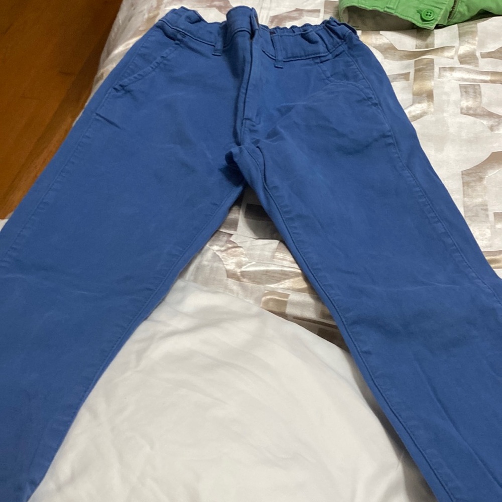 Place size 8 color blue used